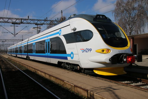 Elektromotorni vlak za gradsko-prigradski prijevoz.jpg
